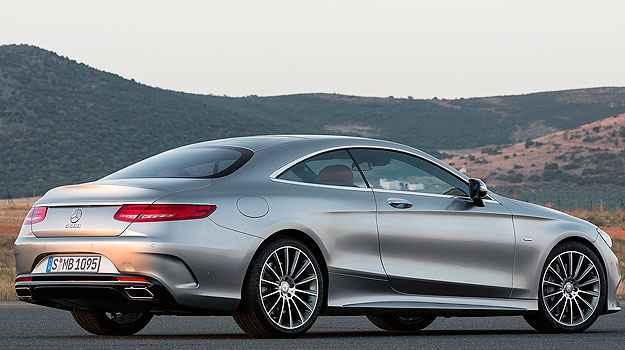 Uma das qualidades que impressionam no novo Classe S de duas portas é o equilíbrio de suas linhas (Mercedes-Benz/Divulgação) Uma das qualidades que impressionam no novo Classe S de duas portas é o equilíbrio de suas linhas (Mercedes-Benz/Divulgação)
