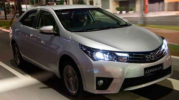 Versão Top de Linha tem farol xênon e luzes de LED (Toyota/Divulgação) Versão Top de Linha tem farol xênon e luzes de LED (Toyota/Divulgação)