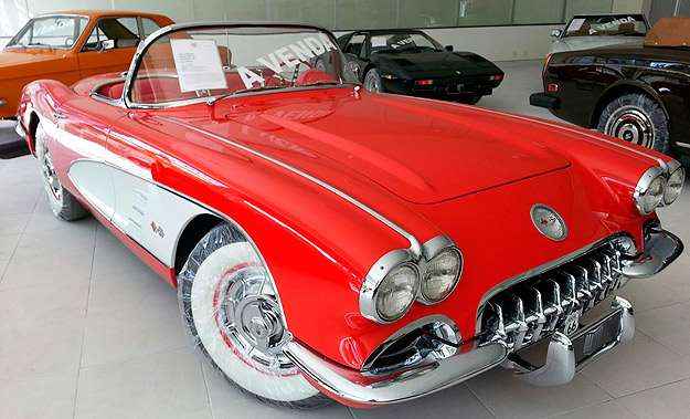 Com apenas dois exemplares no Brasil, Corvette 1960 custa R$ 385 mil (Thiago Ventura/EM/D.A Press) Com apenas dois exemplares no Brasil, Corvette 1960 custa R$ 385 mil (Thiago Ventura/EM/D.A Press)
