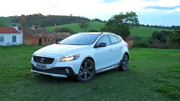 Modelo possibilita idas mais tranquilas para sítios e fazendas por estradas de terra batida sem perder o conforto de um carro de luxo Modelo possibilita idas mais tranquilas para sítios e fazendas por estradas de terra batida sem perder o conforto de um carro de luxo