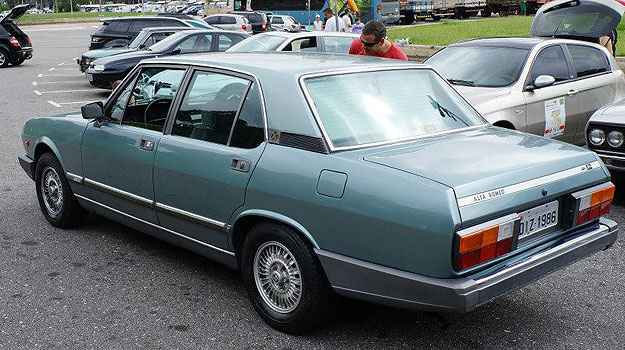 Este Alfa Romeo 1986 foi adquirido por um colecionador suíço que participa da viagem e vai levá-lo para a Europa (Túlio Silva/Alfa Romeo Clube MG/Divulgação) Este Alfa Romeo 1986 foi adquirido por um colecionador suíço que participa da viagem e vai levá-lo para a Europa (Túlio Silva/Alfa Romeo Clube MG/Divulgação)