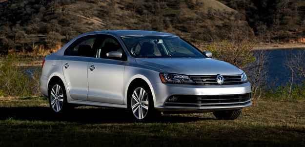 Dianteira ficou mais sofisticada com novos faróis e LED para iluminação diurna (Volkswagen/Divulgacao) Dianteira ficou mais sofisticada com novos faróis e LED para iluminação diurna (Volkswagen/Divulgacao)
