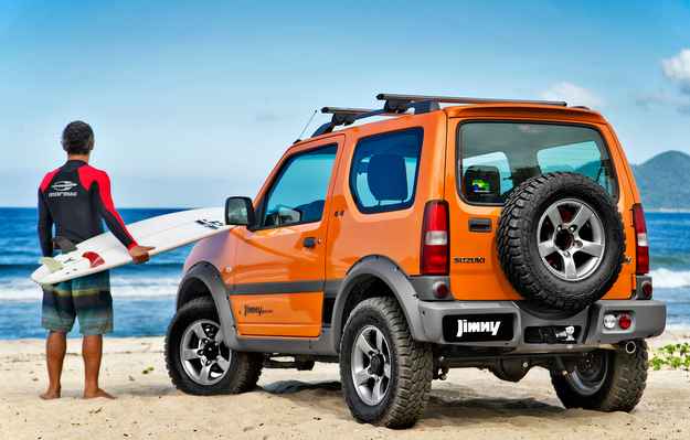 Para completar o visual, o Jimmy ganhou novos frisos laterais, snorkel e flares (Murilo Mattos/Suzuki/divulgação) Para completar o visual, o Jimmy ganhou novos frisos laterais, snorkel e flares (Murilo Mattos/Suzuki/divulgação)