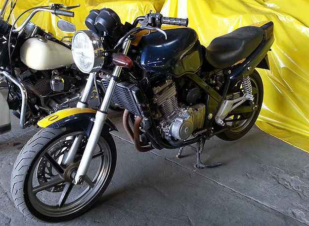 Honda CB 500 tem lance mínimo de R$1.400 (Thiago Ventura/EM/D.A Press) Honda CB 500 tem lance mínimo de R$1.400 (Thiago Ventura/EM/D.A Press)