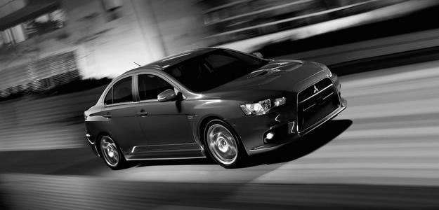 Carro é movido pelo mesmo motor 2.0 turbo de quatro cilindros (Mitsubishi/divulgacao ) Carro é movido pelo mesmo motor 2.0 turbo de quatro cilindros (Mitsubishi/divulgacao )