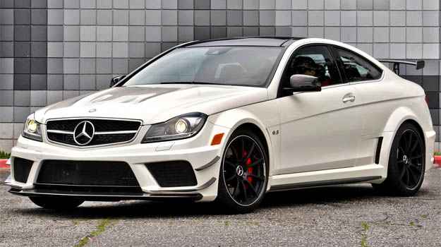 C 63 AMG Coupé Black Series - 6.2 V8 487 cv: R$ 2,8 mil C 63 AMG Coupé Black Series - 6.2 V8 487 cv: R$ 2,8 mil