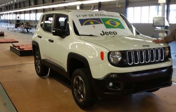 Eis a primeira imagem do Renegade produzido em Goiana (Divulgação)