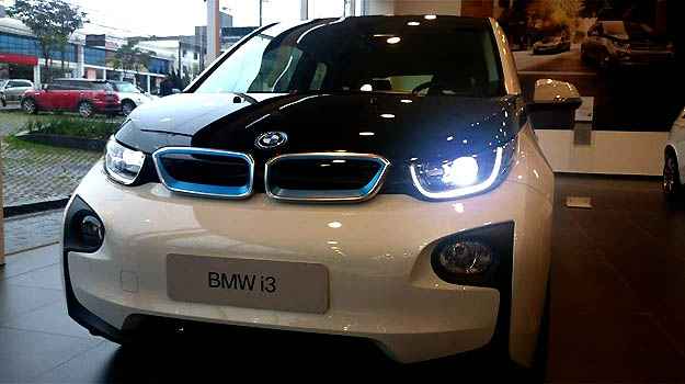 Assim como o i8, o i3 também tem faróis full Led (Marcello Oliveira/EM/D.A PRESS)