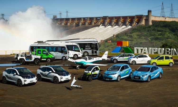 A frota da Itaipu Binacional reúne veículos compactos, ônibus e até avião de pequeno
            porte - Itaipu/Divulgação