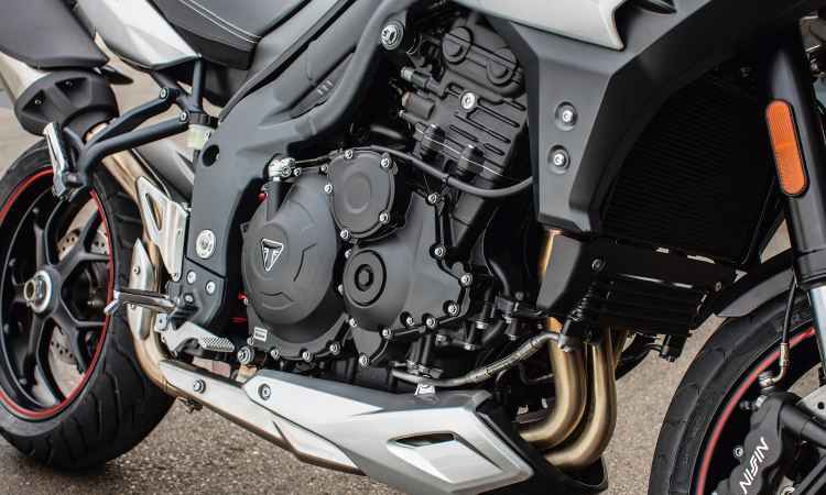 Thiago Henrique/Triumph/Divulgação O motor de três cilindros em linha conta com pacote eletrônico de gerenciamento - Thiago Henrique/Triumph/Divulgação