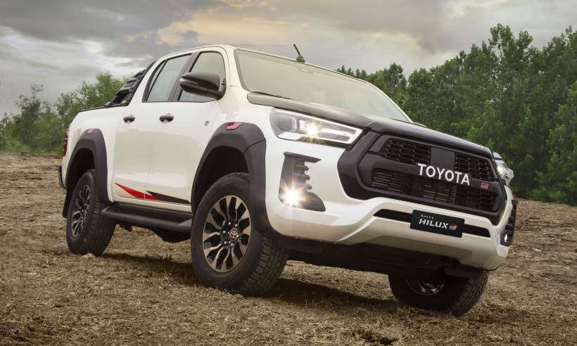 Toyota apresenta a Hilux e o Corolla Cross com a roupagem Gazoo Racing